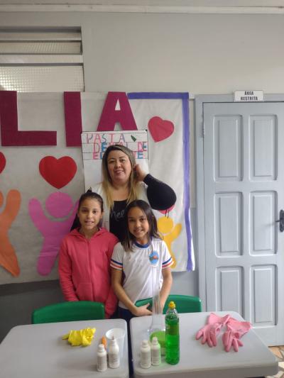 Escola LeocÃ¡dio JosÃ© Correia realizou a Feira de CiÃªncias com os Alunos do 5Âº ano